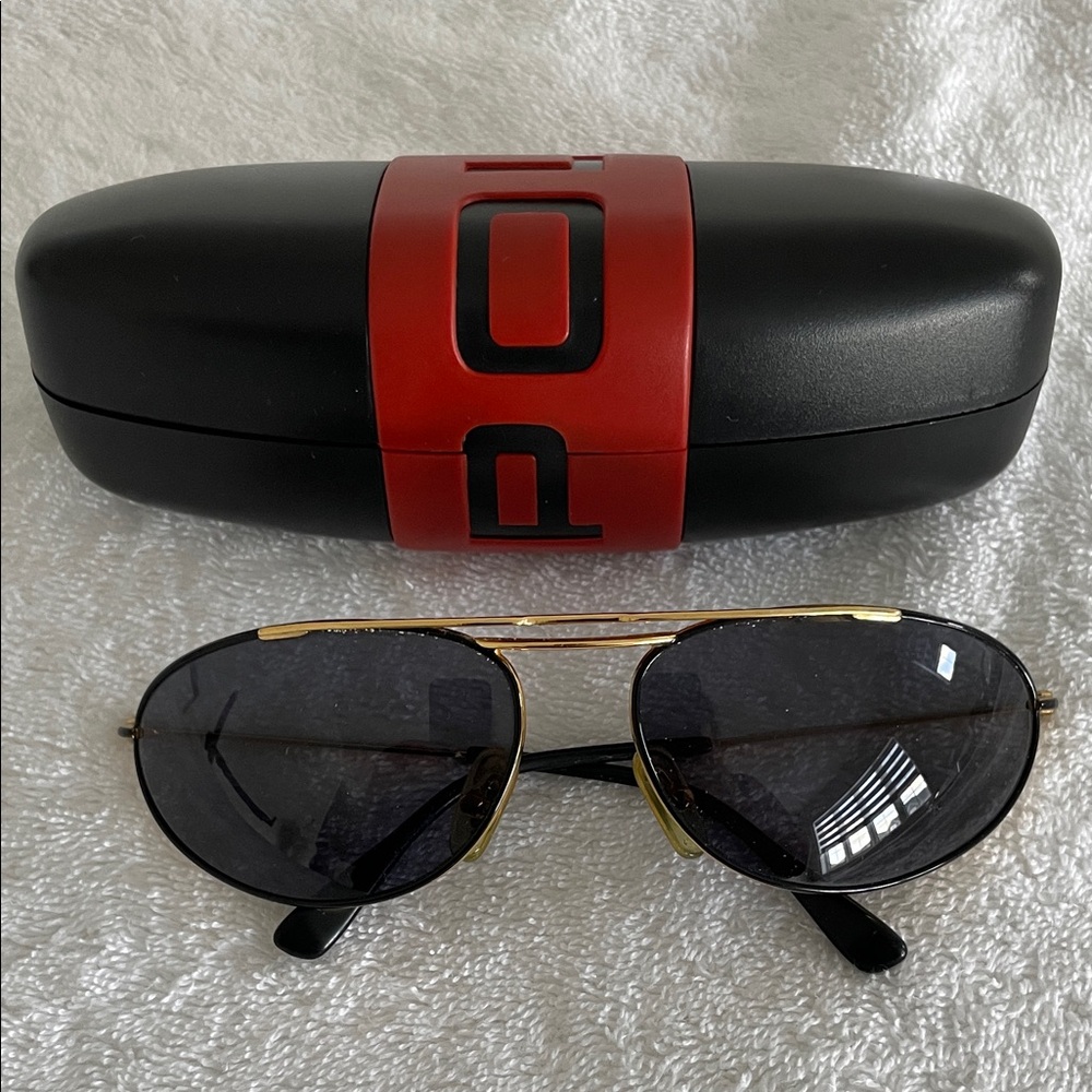 Men’s Diesel Black and Gold Sunglasses with POLICE case